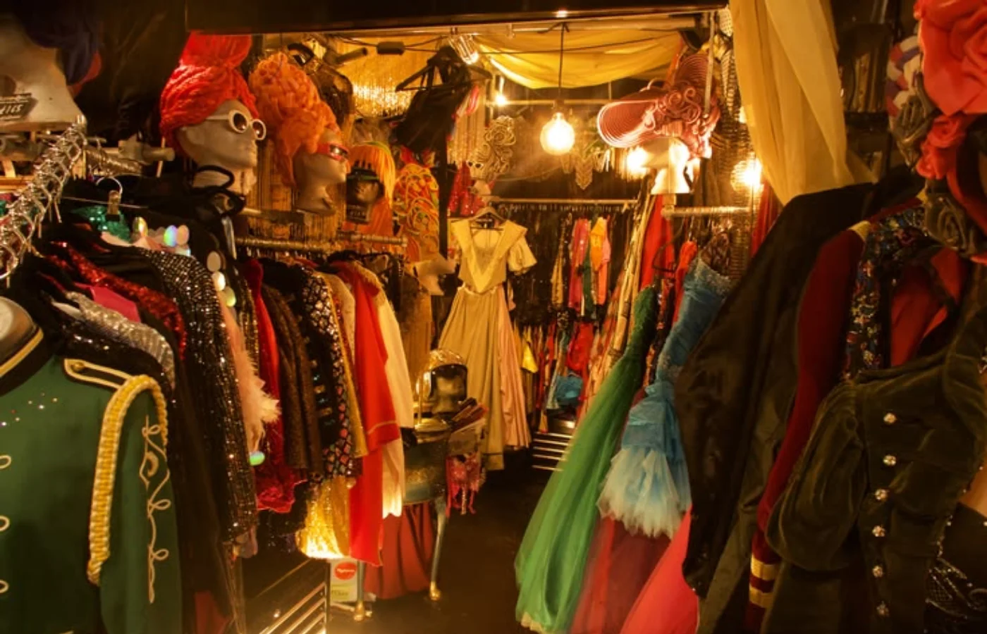 Vampire costume rental options