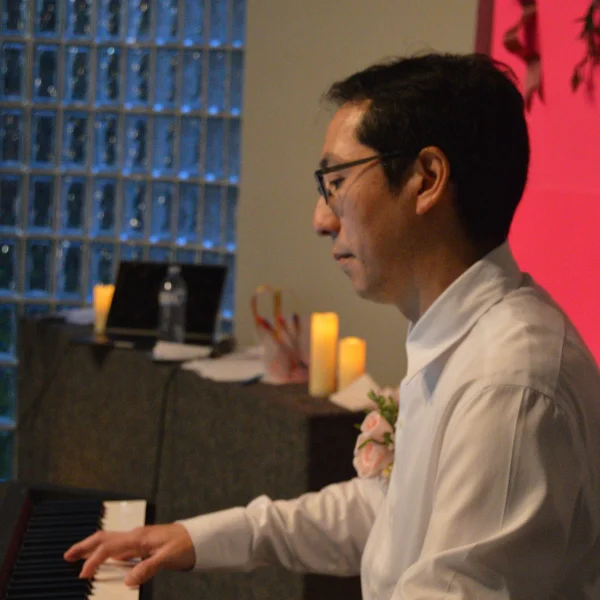 GMWEEK piano at the Spring Gala